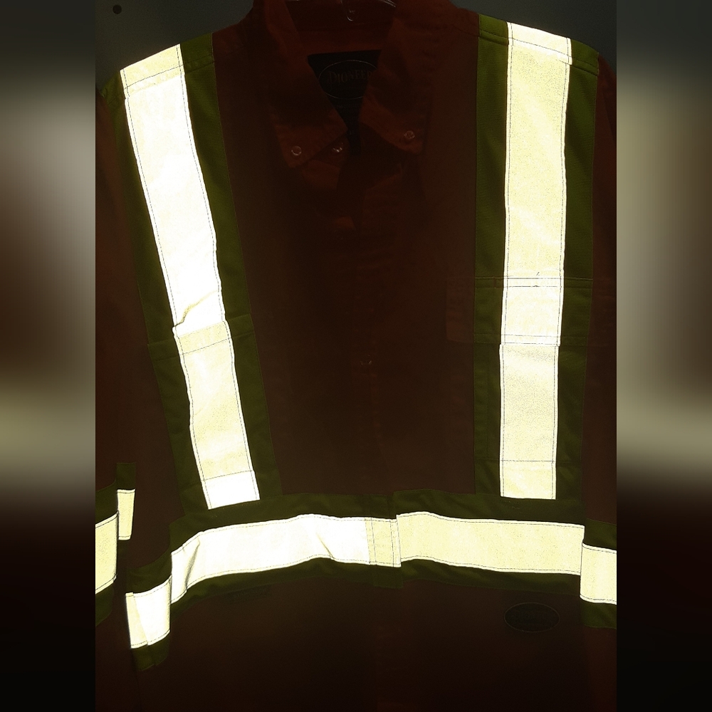 Pre-loved Men's Pioneer Large Work Dress Shirt Style